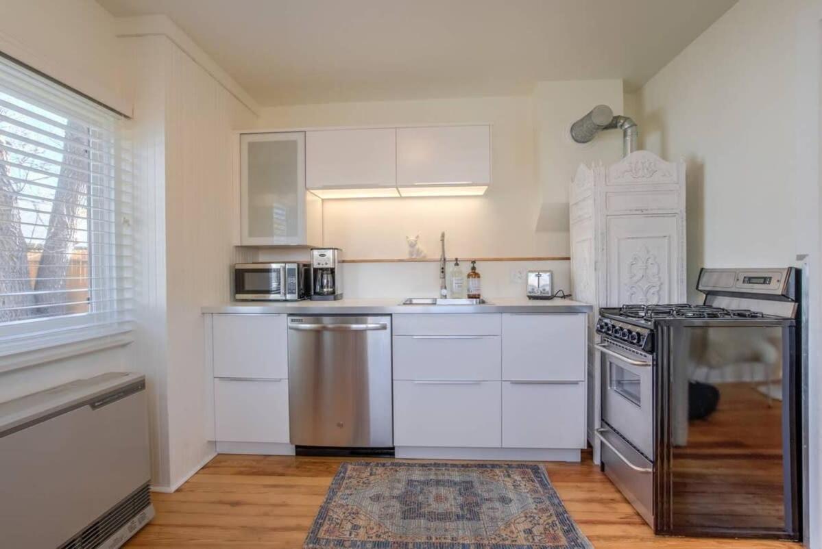 Vintage Tiny House Cute 1Bdrm Big Appeal Villa โคโลราโดสปริงส์ ภายนอก รูปภาพ